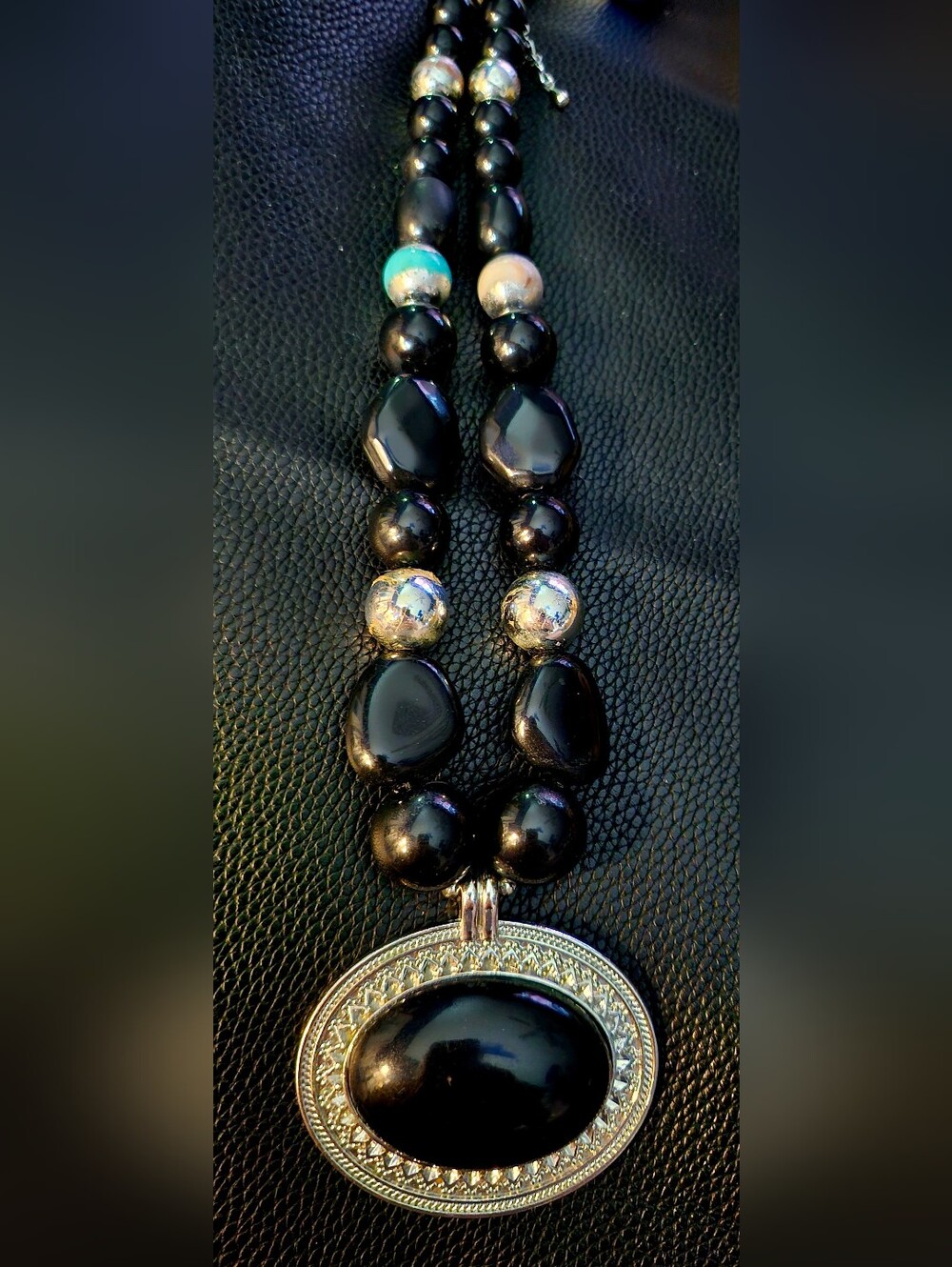20"Vintage Silver-Tone & Black AcrylicBeaded Necklace with Filigree Oval Pendant